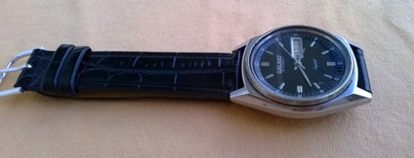 Galant swiss auto หน้าดำ ช่องบอกวัน/วันที่ อยู่หลักสาม สายหนังใหม่ ขนาด 36 มม. (รวมเม็ด) สภาพ 90\% Galant swiss auto หน้าดำ ช่องบอกวัน/วันที่ อยู่หลักสาม สายหนังใหม่ ขนาด 36 มม. (รวมเม็ด) สภาพ 90\%