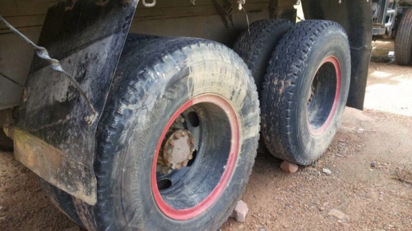 รถอีซูซุ 10 ล้อ จัมโบ้  เปลื่ยนเครื่อง 260 แรงม้า.  ( ขายแม่ , ลูก )  สนใจติดต่อ 081 - 6079515