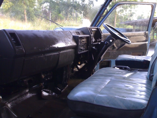 ขาย 6ล้อ NPR57G เครื่อง 4BC2 เครื่องดี คัทชีสวยมากๆ สำหรับคนอยากเอาไปขายต่อ230000ขายเลยคับ