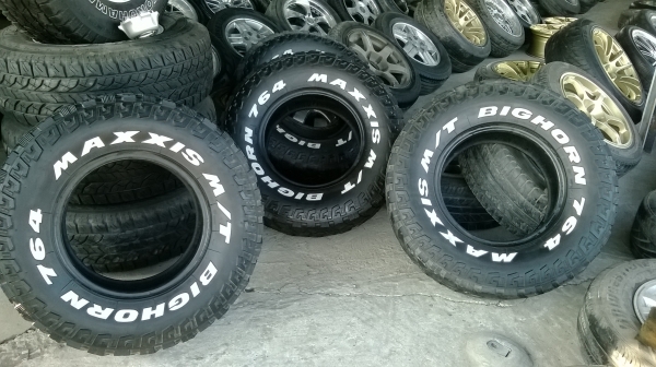 ขายยาง 31x10.5 1ชุด ปี11ชุดละ4500