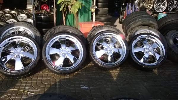 ขายล้อขอบ20พร้อมยาง 5รู114ชุดละ13500