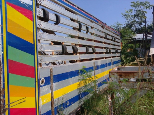 ขายแฝงข้างเนียมพร้อมราวข้าง7ราว เฉพาะฝาข้างกับราว ติดต่อได้ที่คุณ อ๊อฟ พิจิตร 086-737-9991