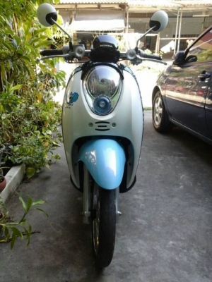 ขาย Honda Scoopy i ฟ้า-ขาว ปี2555 ราคา 23,500บาท ลดได้นะครับ