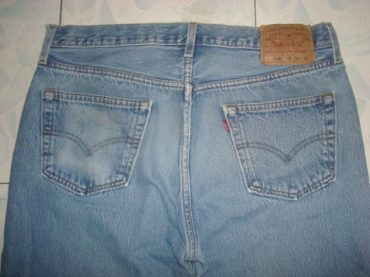 #9235# ยีนส์Levi's 501 ผ้าทราย ของแท้ มือสอง เอว 36 ยาว 32 ตะเข็บสวย #9235# ยีนส์Levi's 501 ผ้าทราย ของแท้ มือสอง เอว 36 ยาว 32 ตะเข็บสวย