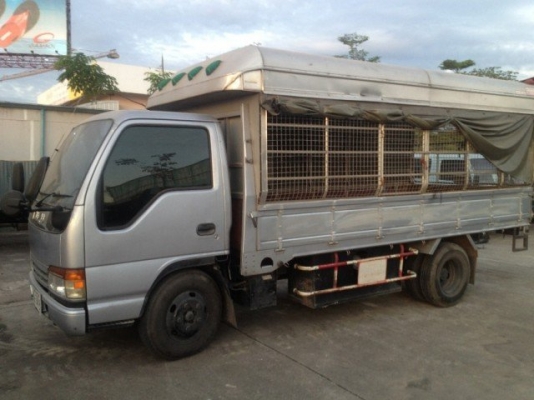 รถ 6 ล้อ อีซูสุ NKR 120 DOHC - LPG ล้วน สุดประหยัด หลังคา ผ้าใบ ครบ. สภาพ 95\% ช่วงหน้า ปีกนก นิ่มนวล ขายเพียง. 685000 บ ที่ ณ พาดกลอน* กรุ้ป โดย. หมวดมินทร์. 086 4085619