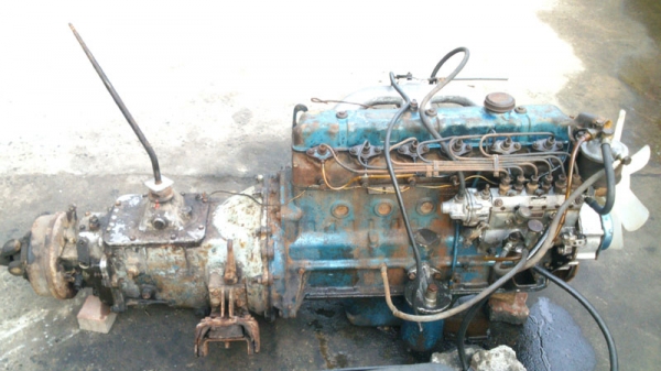 ขายเครื่องยนต์ Nissan sd33 พร้อมเกียร์