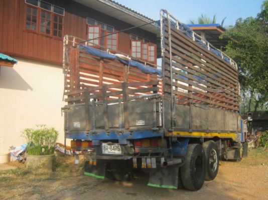 อีซูซุ สิบล้อ หัวยาว