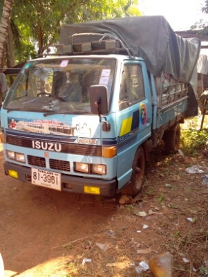 NKR   55EU   เครื่อง88แรง  ปี34  ห้างแท้