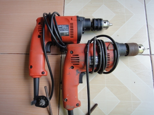 สว่าน Maktec ขายยกคู่ครับ สว่าน Maktec ขายยกคู่ครับ