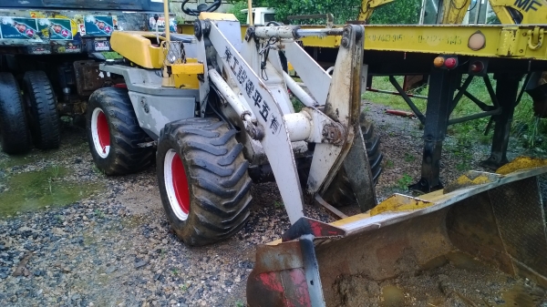 รถตักKOMATSU WA40-5  ใช้อยู่ที่ร้าน สภาพใช้งานได้ปกติ