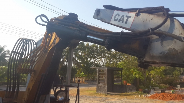 ขายด่วน แบคโฮ ขนาดเล็ก 199,000 บาท