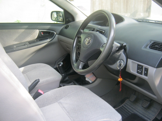 วีออสปี 04 ตัวE เกียร์ธรรมดา กระจกไฟฟ้าเซ็นทรันล็อก