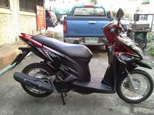 Click 125 i วิ่ง 800 กม. หลุดจำนำ สภาพเหมือนมือ 1 มีสำเนาหน้าเล่ม บัตรประชาชน ภาษี พรบ.พึ่งต่อให้ มีสัญญาซื้อขายให้ ใช้งานได้ปกติ