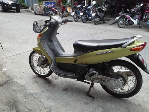 ขายด่วน nouvo ตัวเก่า สีทอง รถบ้าน เดิมๆ เครื่องแน่น หล่อๆเลย เอกสารครบ ขับกลับบ้านได้เลยจ้า