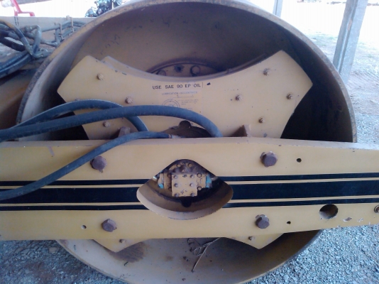 ขายรถบดINGERSOLLANสั่นสะเทือน10ตัน