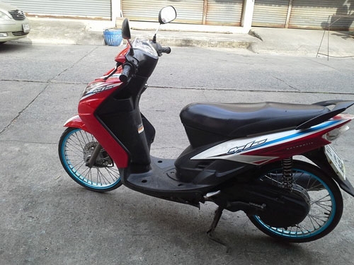 ขายด่วน mio ปี 51 ไฟคู่ สีแดง ขาว รถสวยมาก เครื่องเดิม แน่นๆ ขายพร้อมโอนให้ฟรีๆกันไปเลย ทดลองขับได้จ้า