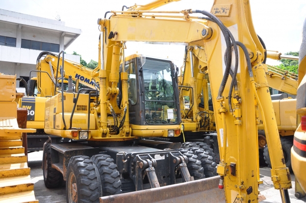 รถขุดล้อยางWHEEL EXCAVATOR KOMATSU PW130