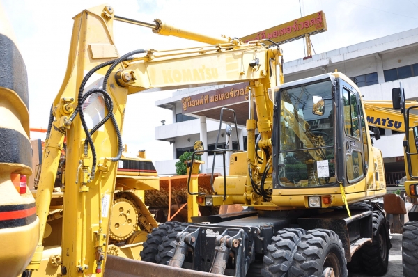 รถขุดล้อยางWHEEL EXCAVATOR KOMATSU PW130