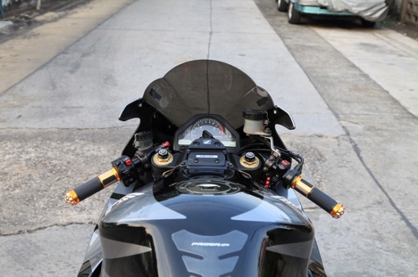 <<ดาวน์ 135,000>> CBR 1000RR ทบแท้ หล่อๆสักคัน