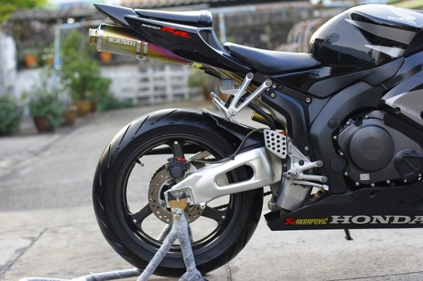 <<ดาวน์ 135,000>> CBR 1000RR ทบแท้ หล่อๆสักคัน