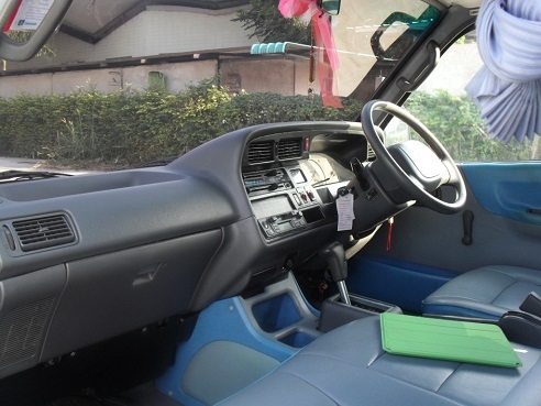 รถตู้ ช่วงยาว หลังสูง รถบ้านแท้ ติด LPGแล้ว