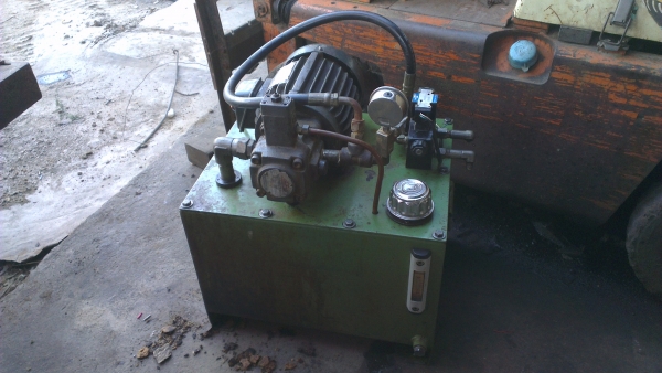 Sell> ขายชุดปั้มไฮดรอลิค พร้อมคอนโทรลไฟฟ้า มอเตอร์ 2 แรง มีชุดวาล์วไฟฟ้าครบ พร้อมใช้งานครับ