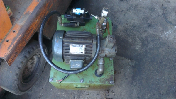 Sell> ขายชุดปั้มไฮดรอลิค พร้อมคอนโทรลไฟฟ้า มอเตอร์ 2 แรง มีชุดวาล์วไฟฟ้าครบ พร้อมใช้งานครับ