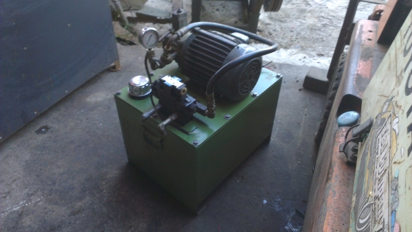 Sell> ขายชุดปั้มไฮดรอลิค พร้อมคอนโทรลไฟฟ้า มอเตอร์ 2 แรง มีชุดวาล์วไฟฟ้าครบ พร้อมใช้งานครับ