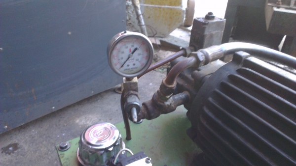 Sell> ขายชุดปั้มไฮดรอลิค พร้อมคอนโทรลไฟฟ้า มอเตอร์ 2 แรง มีชุดวาล์วไฟฟ้าครบ พร้อมใช้งานครับ