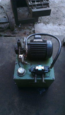 Sell> ขายชุดปั้มไฮดรอลิค พร้อมคอนโทรลไฟฟ้า มอเตอร์ 2 แรง มีชุดวาล์วไฟฟ้าครบ พร้อมใช้งานครับ