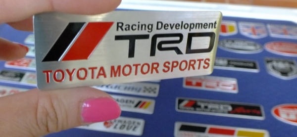 ขออนุญาติขาย สติกเกอร์อลูมิเนียมอัลลอยด์ 3D ติดรถยนต์ Metal Car Sticker ขออนุญาติขาย สติกเกอร์อลูมิเนียมอัลลอยด์ 3D ติดรถยนต์ Metal Car Sticker