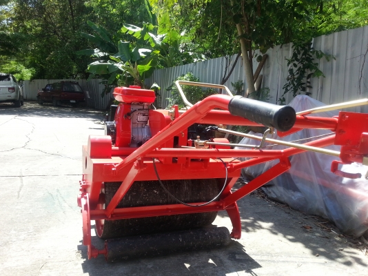 รถบด GREEN, TEE, FAIRWAY, สนามฟุตบอล พร้อมให้คำปรึกษาและแนะนำวิธีการใช้ รถบด GREEN, TEE, FAIRWAY, สนามฟุตบอล พร้อมให้คำปรึกษาและแนะนำวิธีการใช้