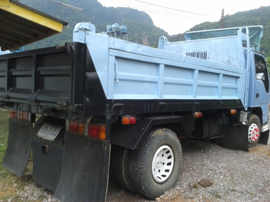 หกล้อดั้ม  120แรงม้า  ฝาขาว..ปี43  เฟื่องท้าย  145 ภายในครบชุด รถสวย คัชซีสวย เครื่องแน่น  เล่มพร้อมโอน