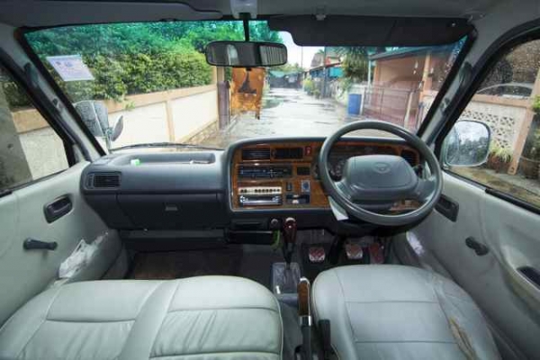 รถตู้หัวจรวด หลังคาสูง รถบ้านใช้งานในครอบครัวครับ