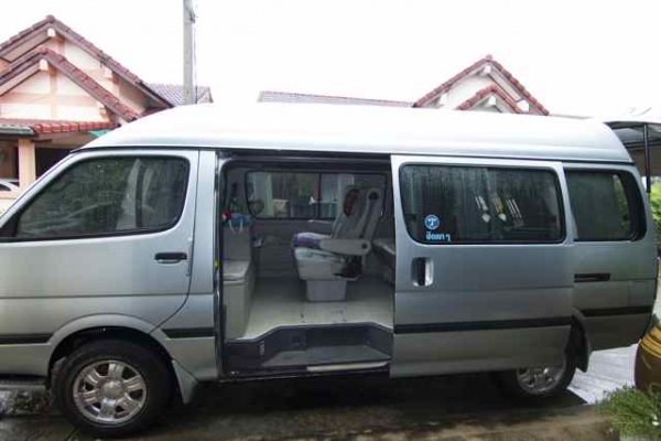 รถตู้หัวจรวด หลังคาสูง รถบ้านใช้งานในครอบครัวครับ