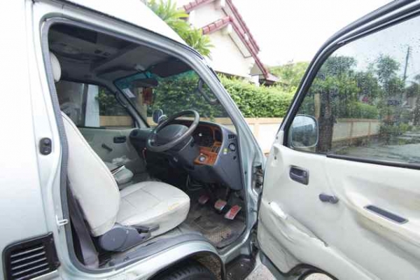 รถตู้หัวจรวด หลังคาสูง รถบ้านใช้งานในครอบครัวครับ