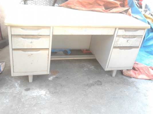 ขายโต๊ะสำนักงาน 1.800 บาท