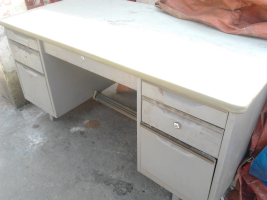 ขายโต๊ะสำนักงาน 1.800 บาท