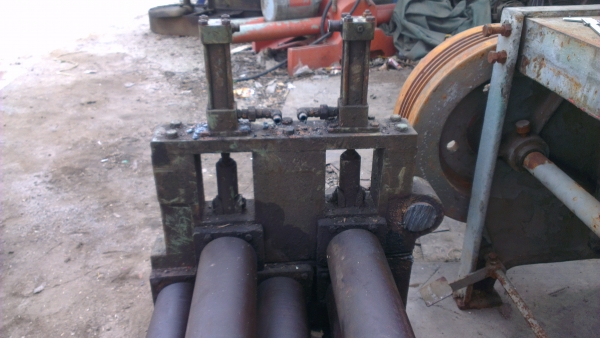 Sell> ขายเครื่องม้วนเหล็กแผ่น หน้ากว้าง 1300 mm(4 ฟุต) มีเพลาตัน 5 เส้นครับ ขายตามสภาพเลยครับ กำแพงแสน นครปฐมครับ