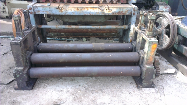 Sell> ขายเครื่องม้วนเหล็กแผ่น หน้ากว้าง 1300 mm(4 ฟุต) มีเพลาตัน 5 เส้นครับ ขายตามสภาพเลยครับ กำแพงแสน นครปฐมครับ