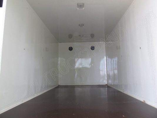 รถบรรทุก 6 ล้อ บรรทุกตู้ ยี่ห้อ HINO  136 แรงม้า