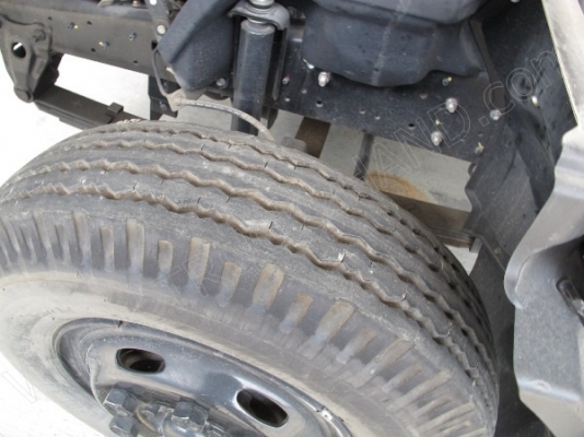 รถบรรทุก 6 ล้อ บรรทุกตู้ ยี่ห้อ HINO  136 แรงม้า