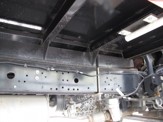 รถบรรทุก 6 ล้อ บรรทุกตู้ ยี่ห้อ HINO  136 แรงม้า