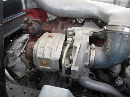 รถบรรทุก 6 ล้อ บรรทุกตู้ ยี่ห้อ HINO  136 แรงม้า