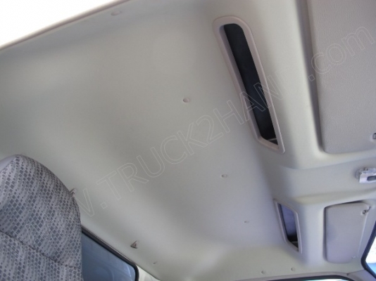 รถบรรทุก 6 ล้อ บรรทุกตู้ ยี่ห้อ HINO  136 แรงม้า