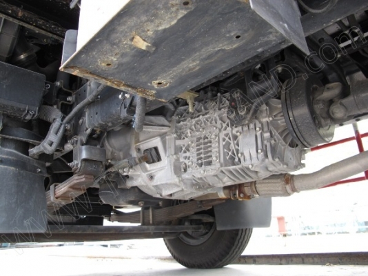 รถบรรทุก 6 ล้อ บรรทุกตู้ ยี่ห้อ HINO  136 แรงม้า