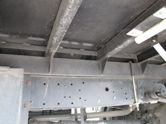 รถบรรทุก 6 ล้อ บรรทุกตู้ ยี่ห้อ HINO  136 แรงม้า