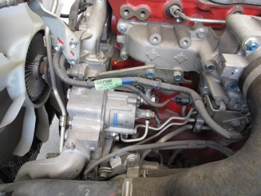 รถบรรทุก 6 ล้อ บรรทุกตู้ ยี่ห้อ HINO  136 แรงม้า