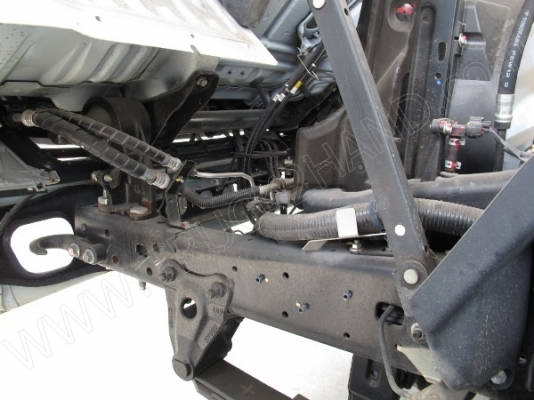 รถบรรทุก 6 ล้อ บรรทุกตู้ ยี่ห้อ HINO  136 แรงม้า