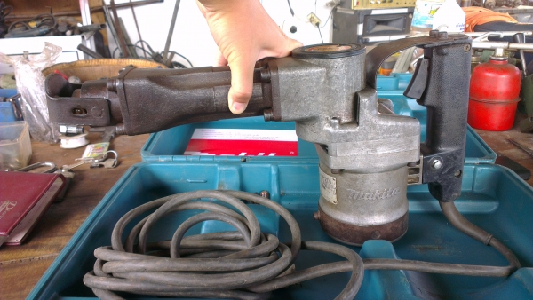 Sell> ขายแย็กเหล็ก makita HM1201 ตัวโครงสร้างแข็งแรง ใช้สำหรับงานกระแทก พร้อมใช้งาน